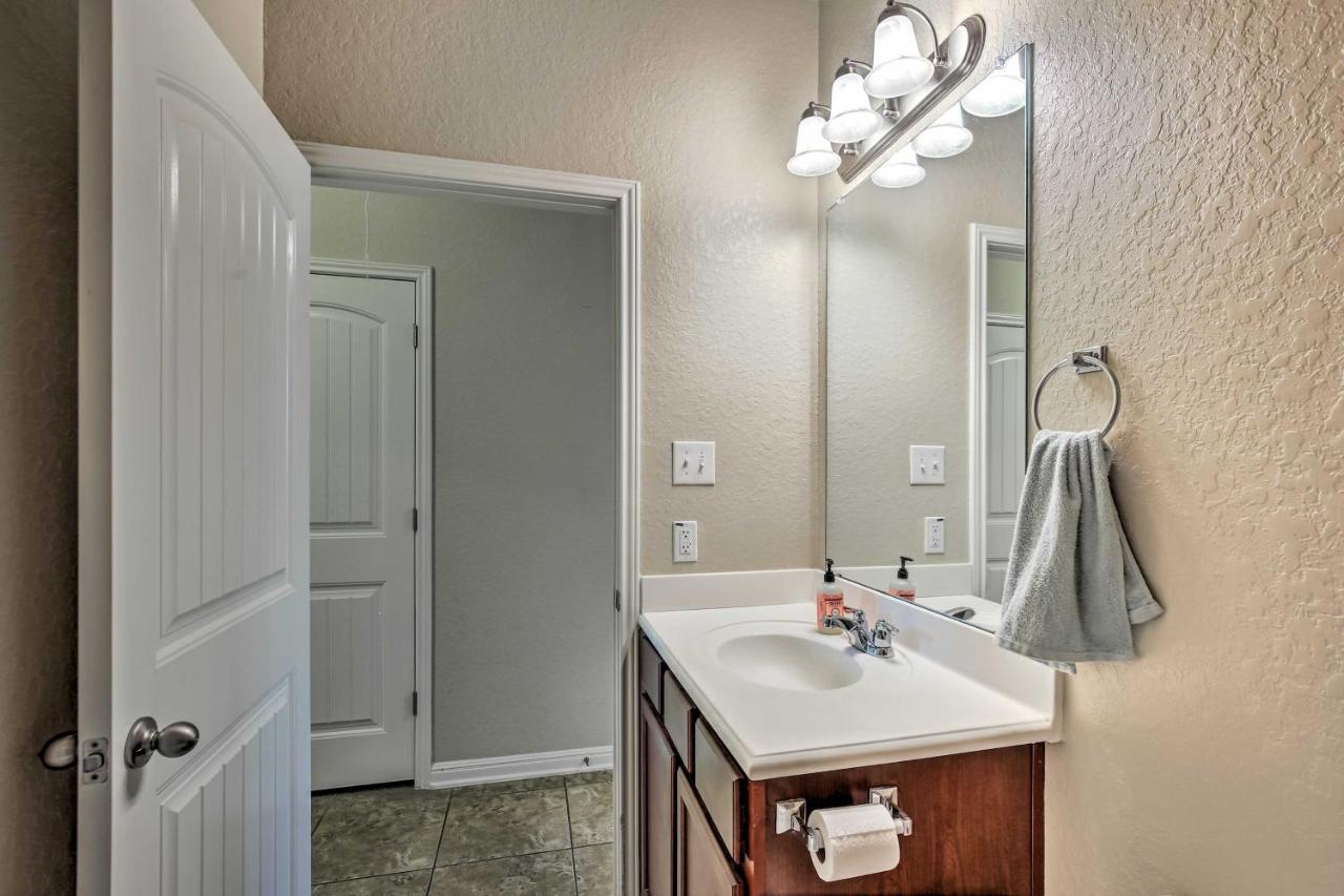 San Antonio Home With Yard About 8 Mi To Lackland! Exterior photo