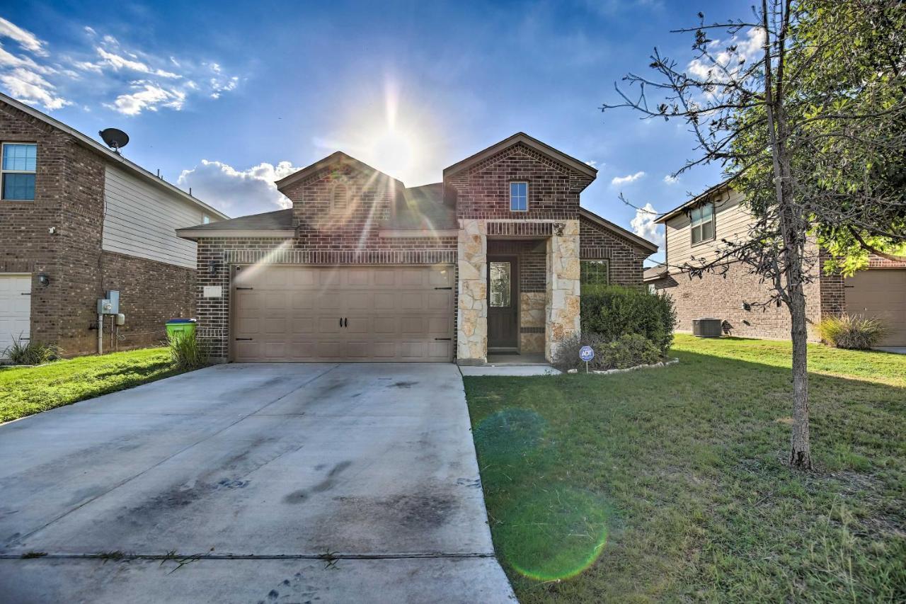 San Antonio Home With Yard About 8 Mi To Lackland! Exterior photo